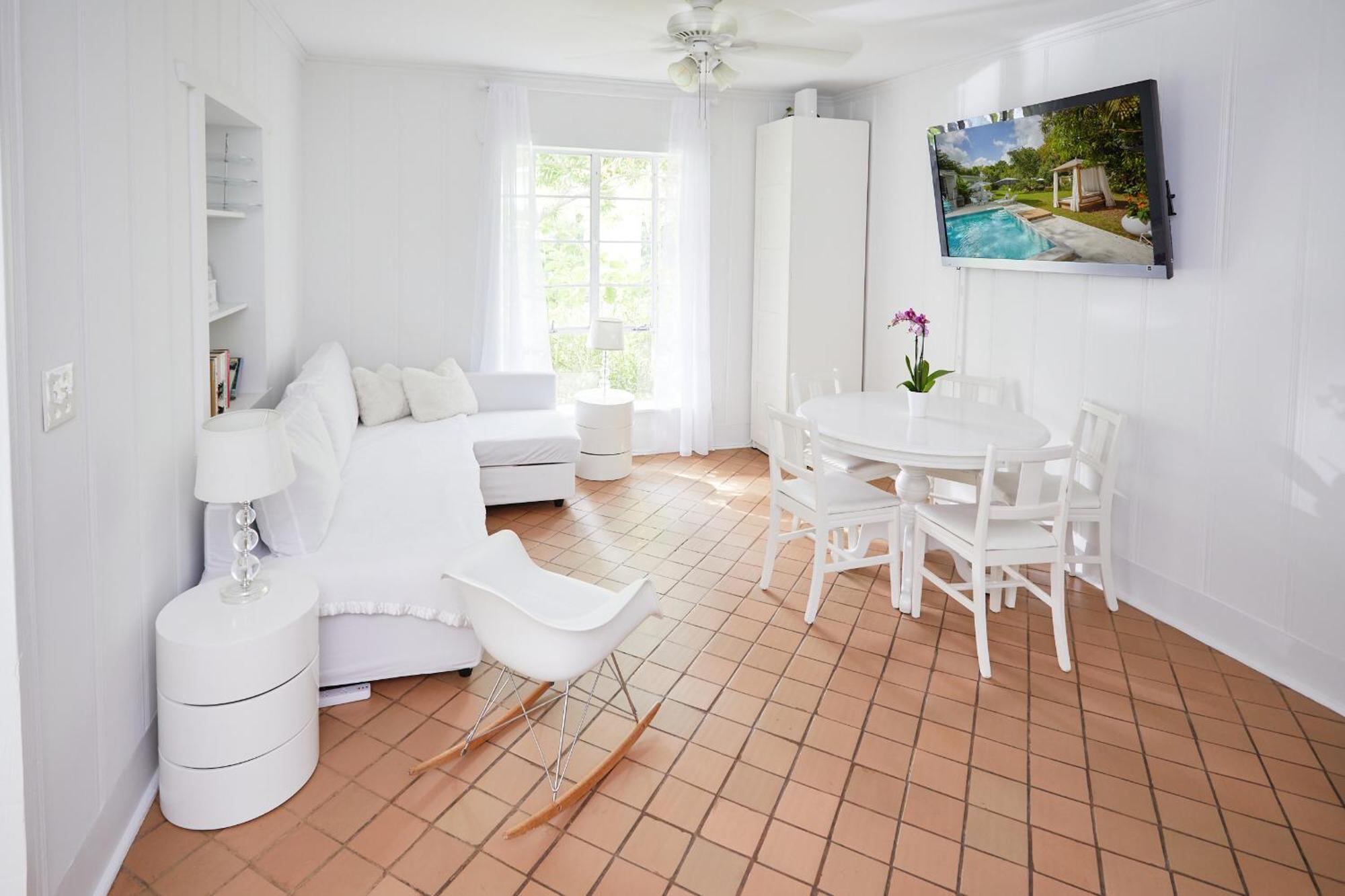 Holiday home Pool Cottage, Tropical Garden Paradise *